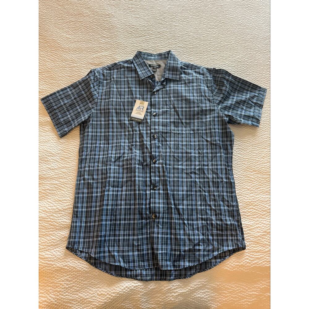 Van Heusen Button Up Shirt Men’s Size Medium NWT